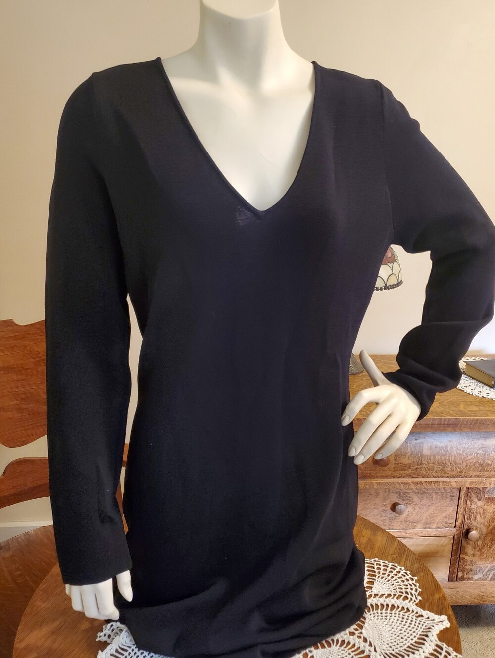 EUC CALVIN KLEIN Lace Up Back Long Sleeve Fitted Black V Neck Dress Sz Large - Picture 2 of 6